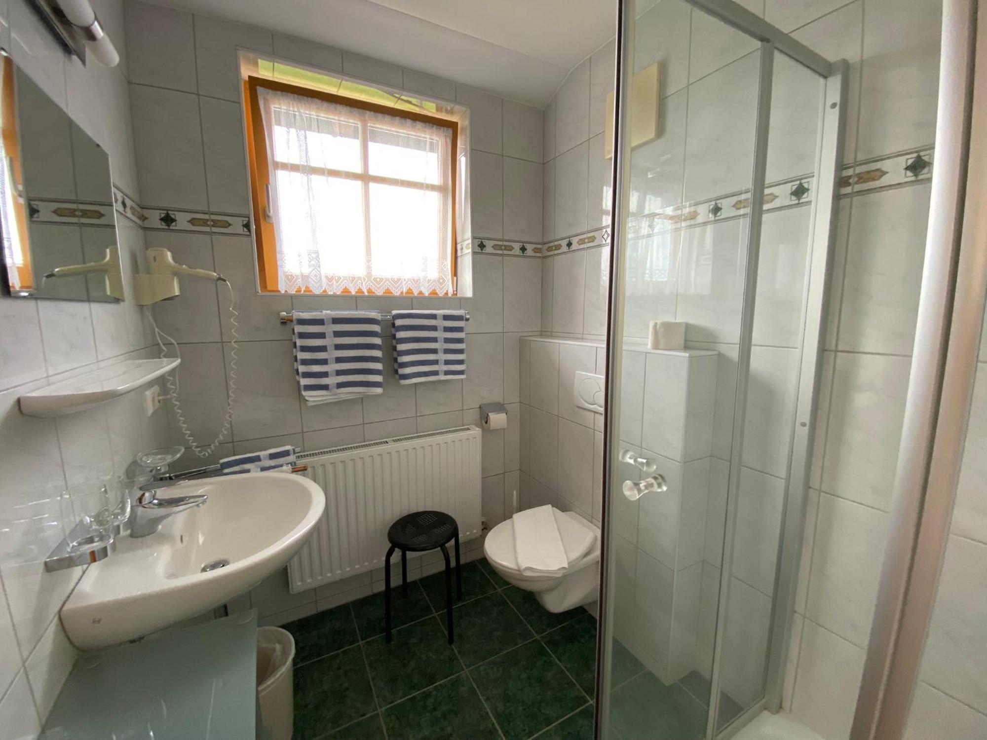 Gasthof-pension Kleinhenner Inn Vorderwolch